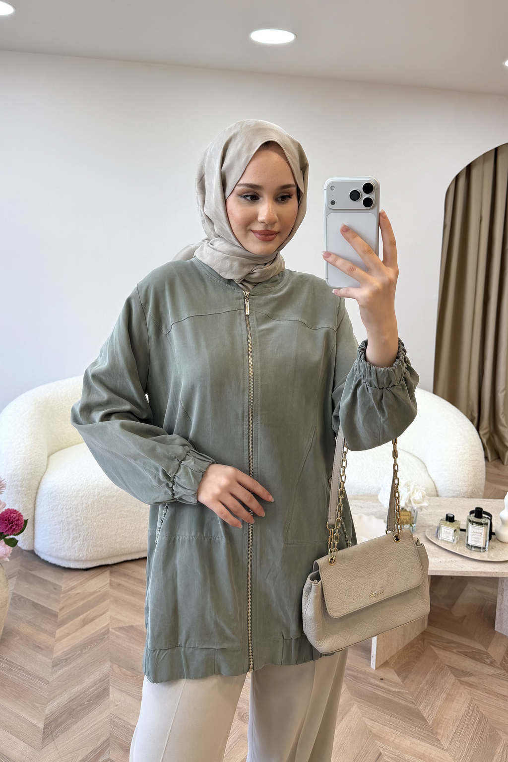 P. Taşlı Cep Kap Çağla