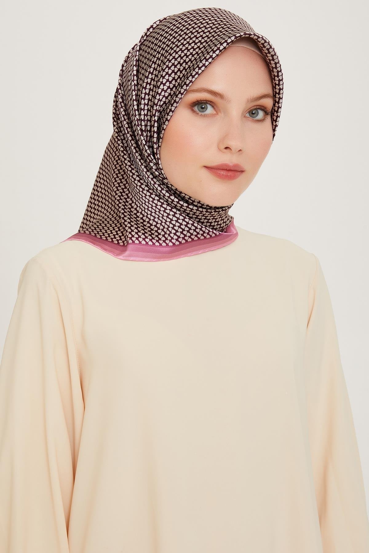 Armine 24 Kış İpek Eşarp-1 Koyu Pudr