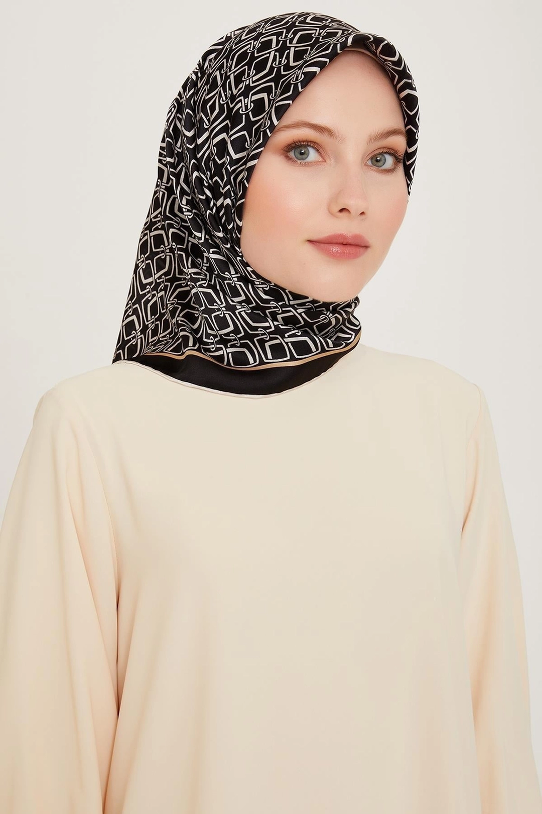 Armine 24 Kış İpek Eşarp-12 Camel