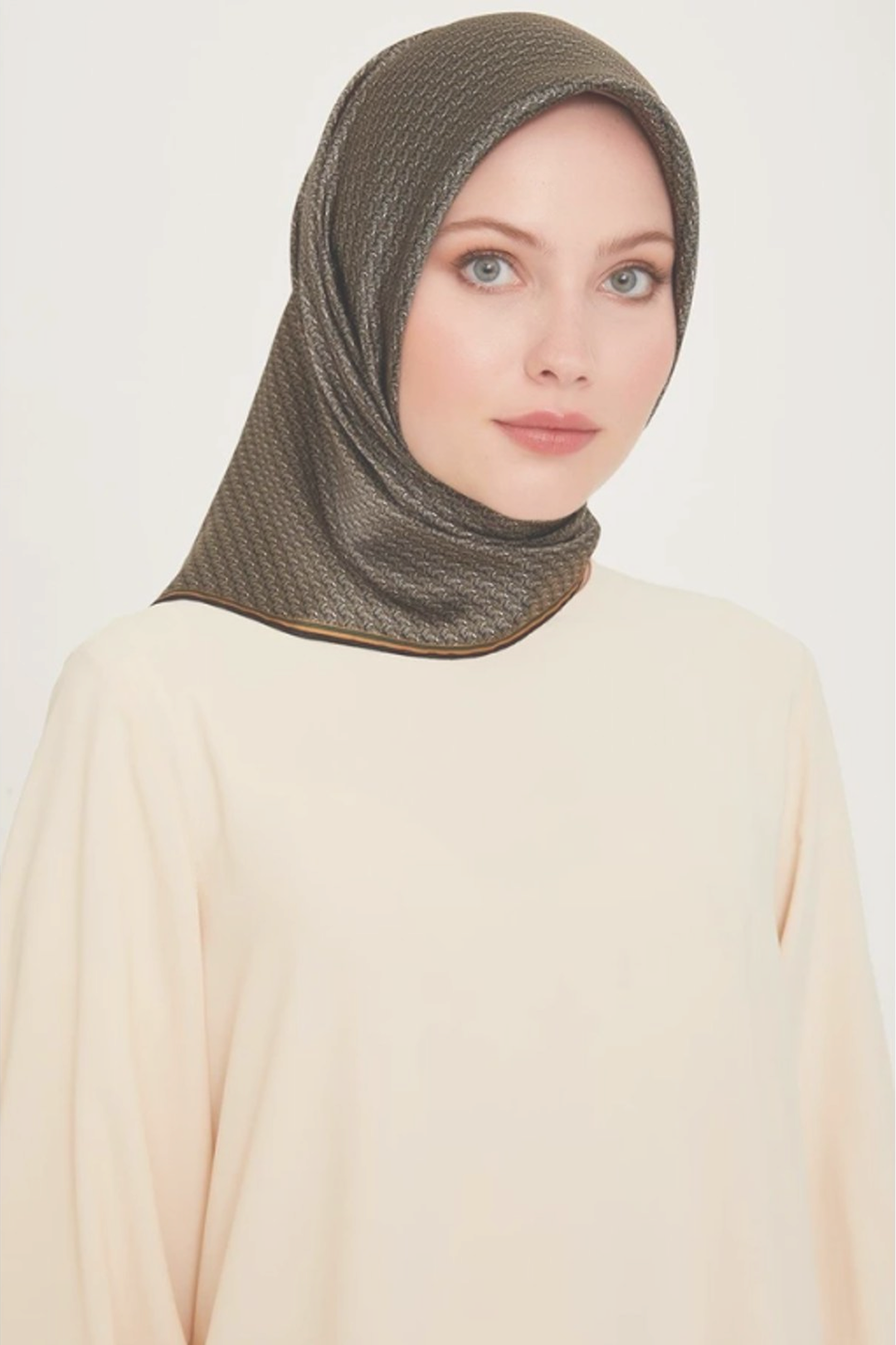 Armine 24 Kış İpek Eşarp-15 Haki Yeşil