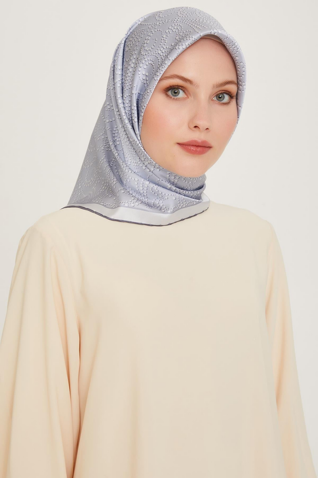 Armine 24 Kış İpek Eşarp-18 Gümüş