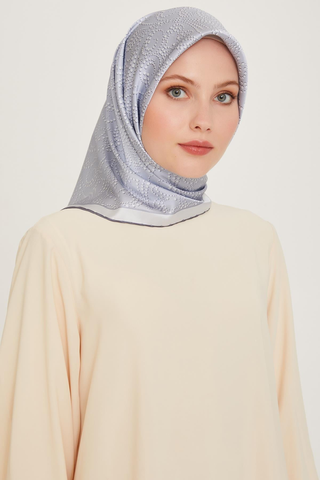 Armine 24 Kış İpek Eşarp-18 Gümüş
