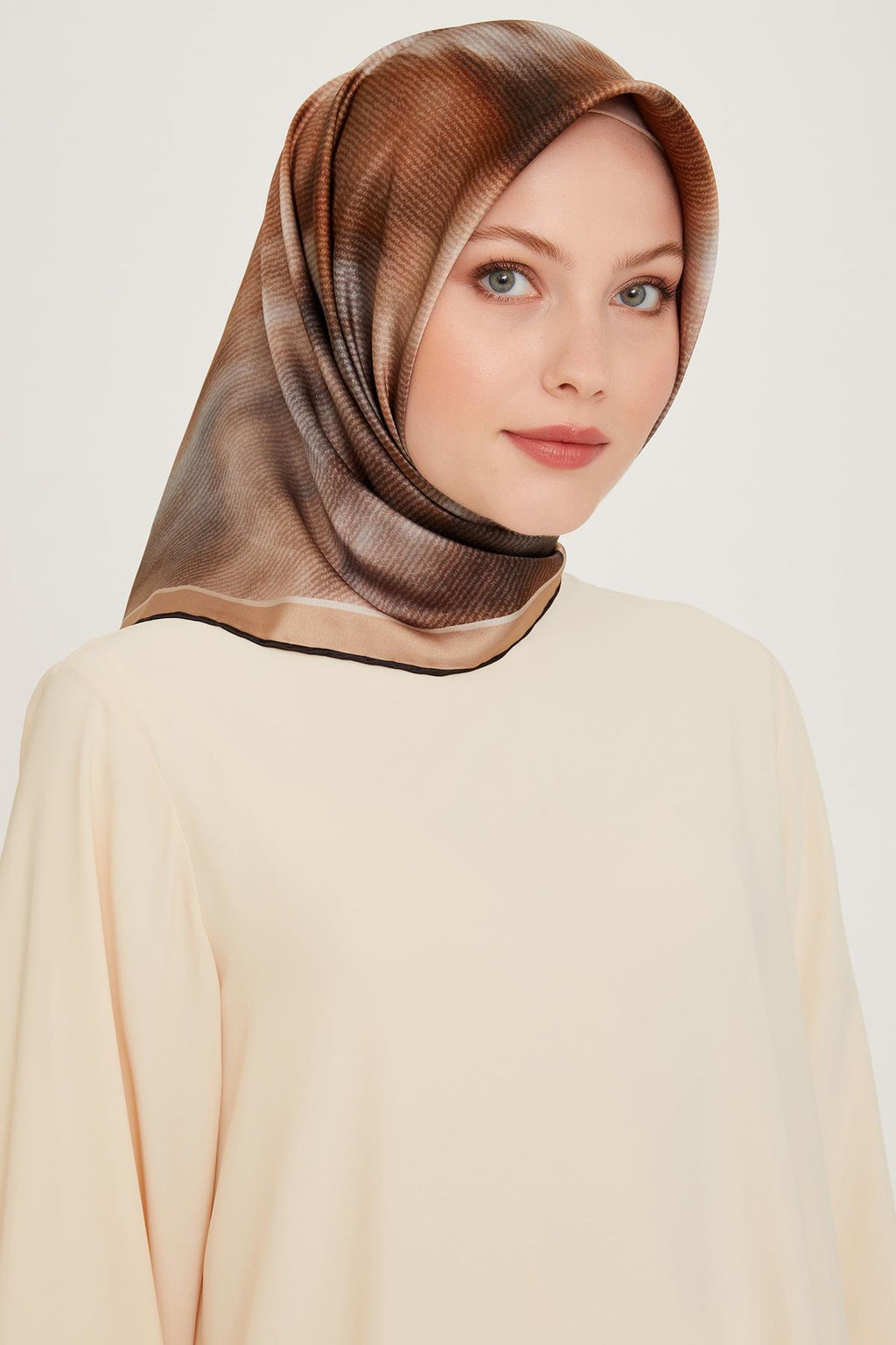 Armine 24 Kış İpek Eşarp-22 Taş Rengi