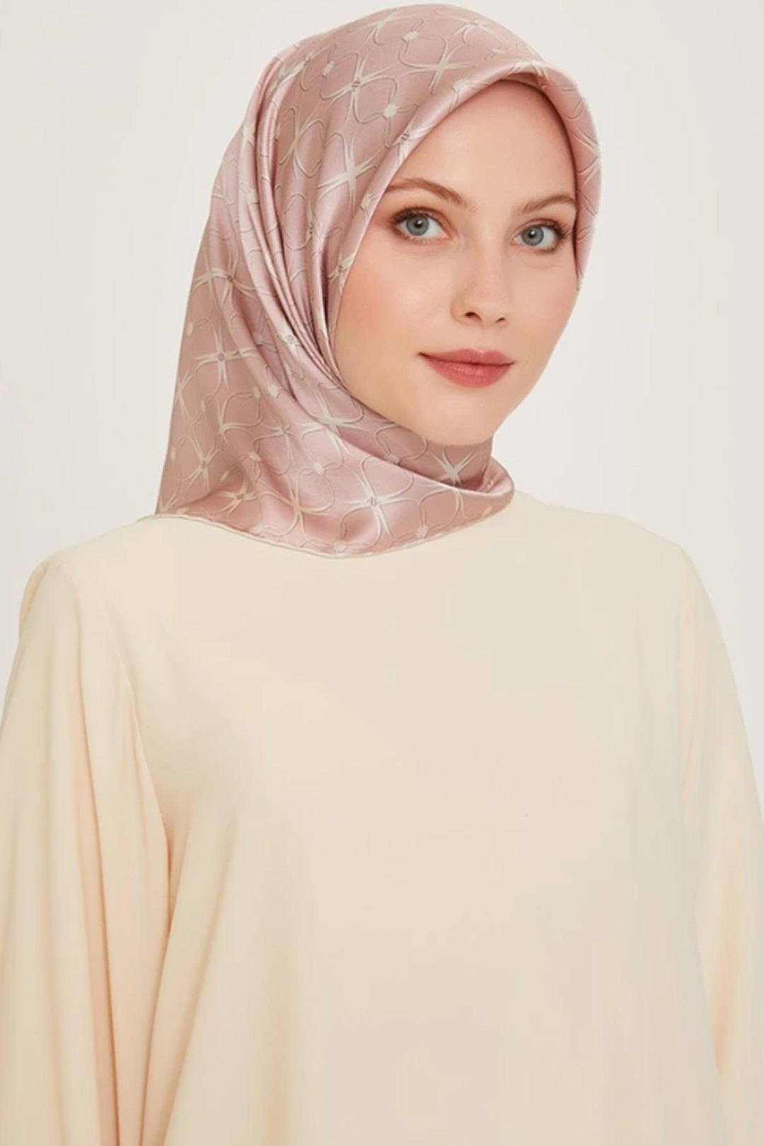 Armine 24 Kış İpek Eşarp-26 Pudra