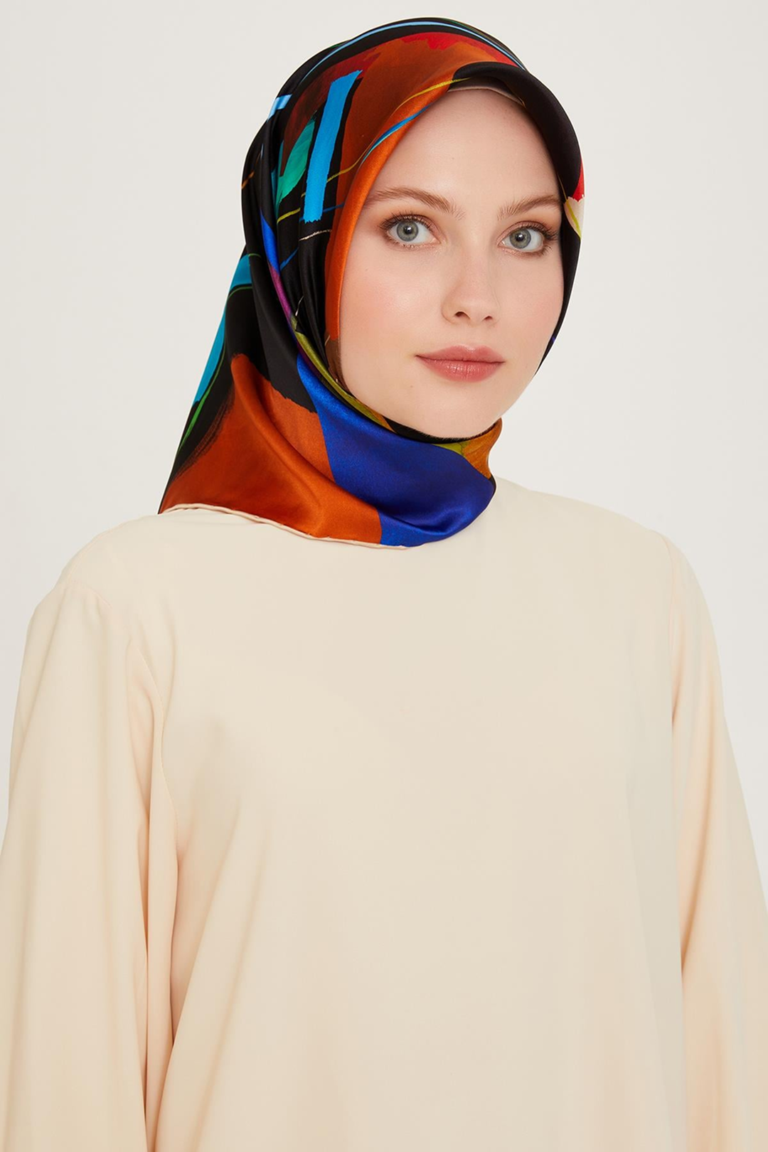 Armine 24 Kış İpek Eşarp-38 Siyah