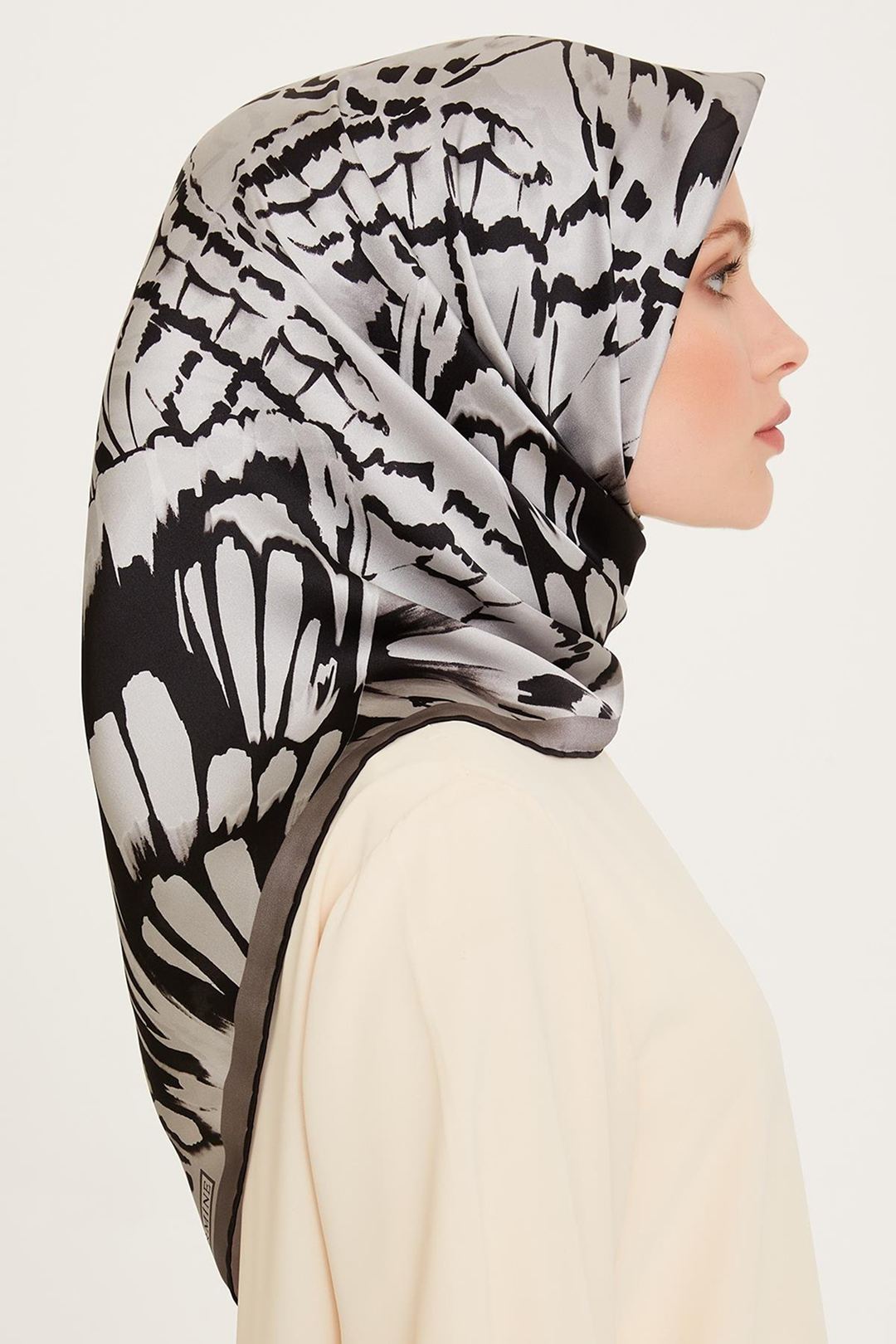 Armine 24 Kış İpek Eşarp-41 Siyah