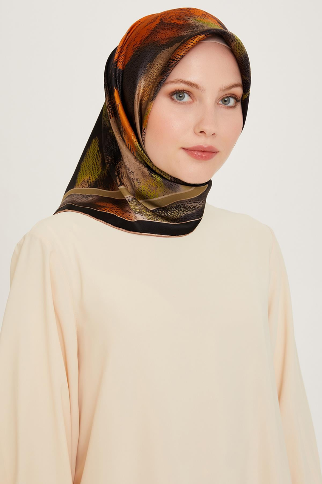 Armine 24 Kış İpek Eşarp-7 Siyah