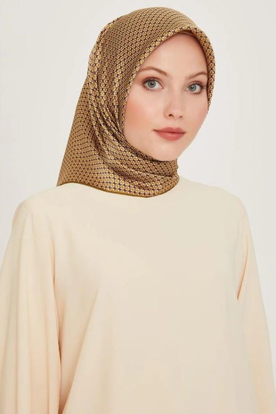 Armine 24 Kış İpek Eşarp-9 Yeşil