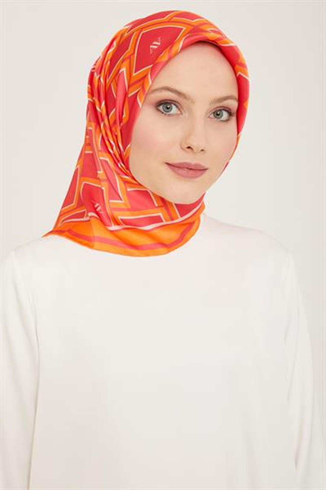 Armine 24yaz İpek Eşarp-11 Nar Çiçeği