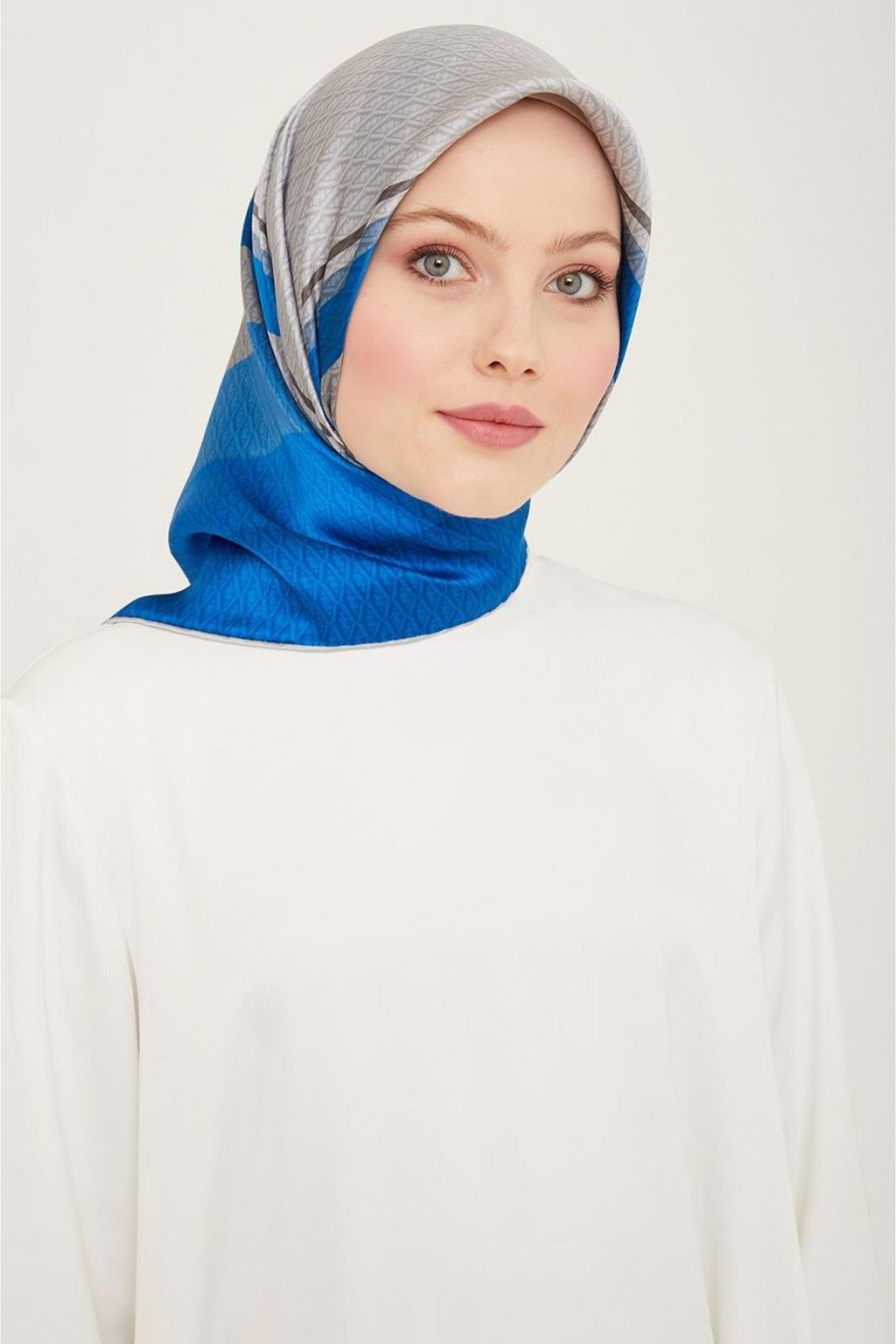 Armine 24yaz İpek Eşarp-16 Saks Mavisi