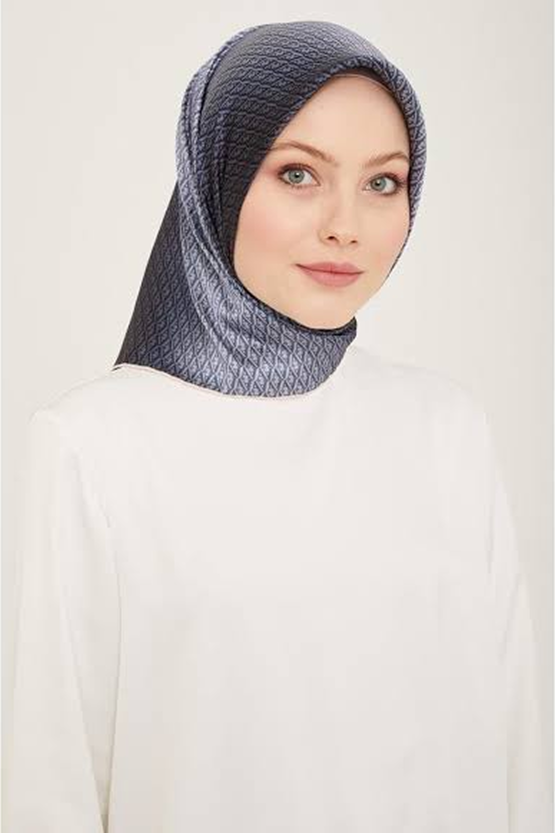Armine 24yaz İpek Eşarp-18 Krem