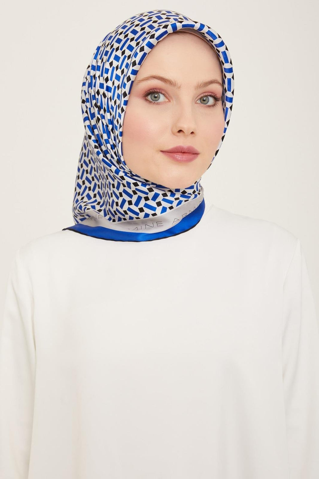 Armine 24yaz İpek Eşarp-20 Saks Mavisi