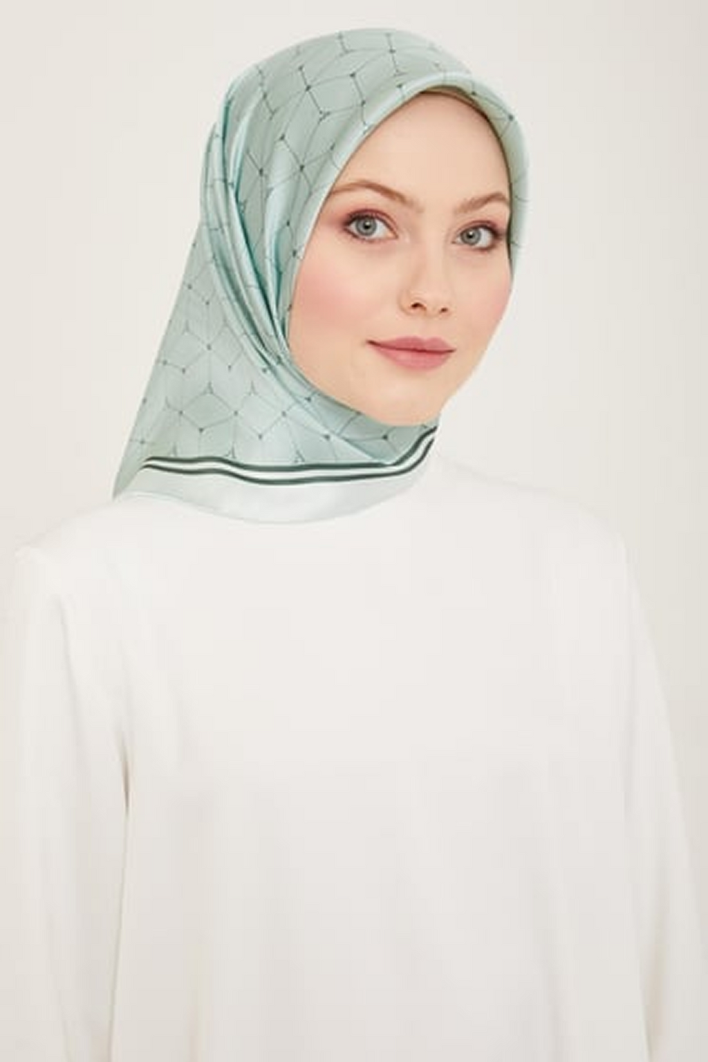 Armine 24yaz İpek Eşarp-3 Su Yeşili