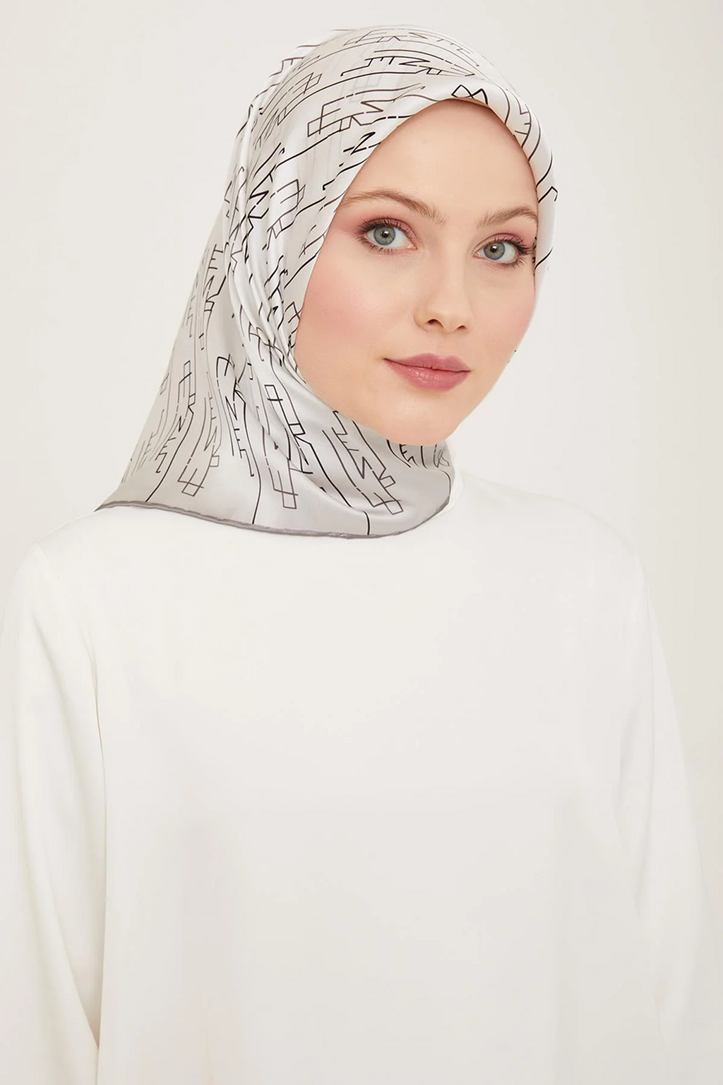 Armine 24yaz İpek Eşarp-32 Gümüş