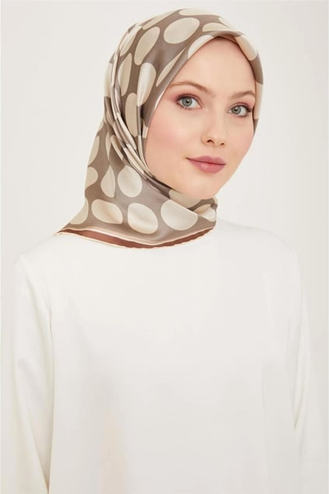 Armine 24yaz İpek Eşarp-39 Vizon