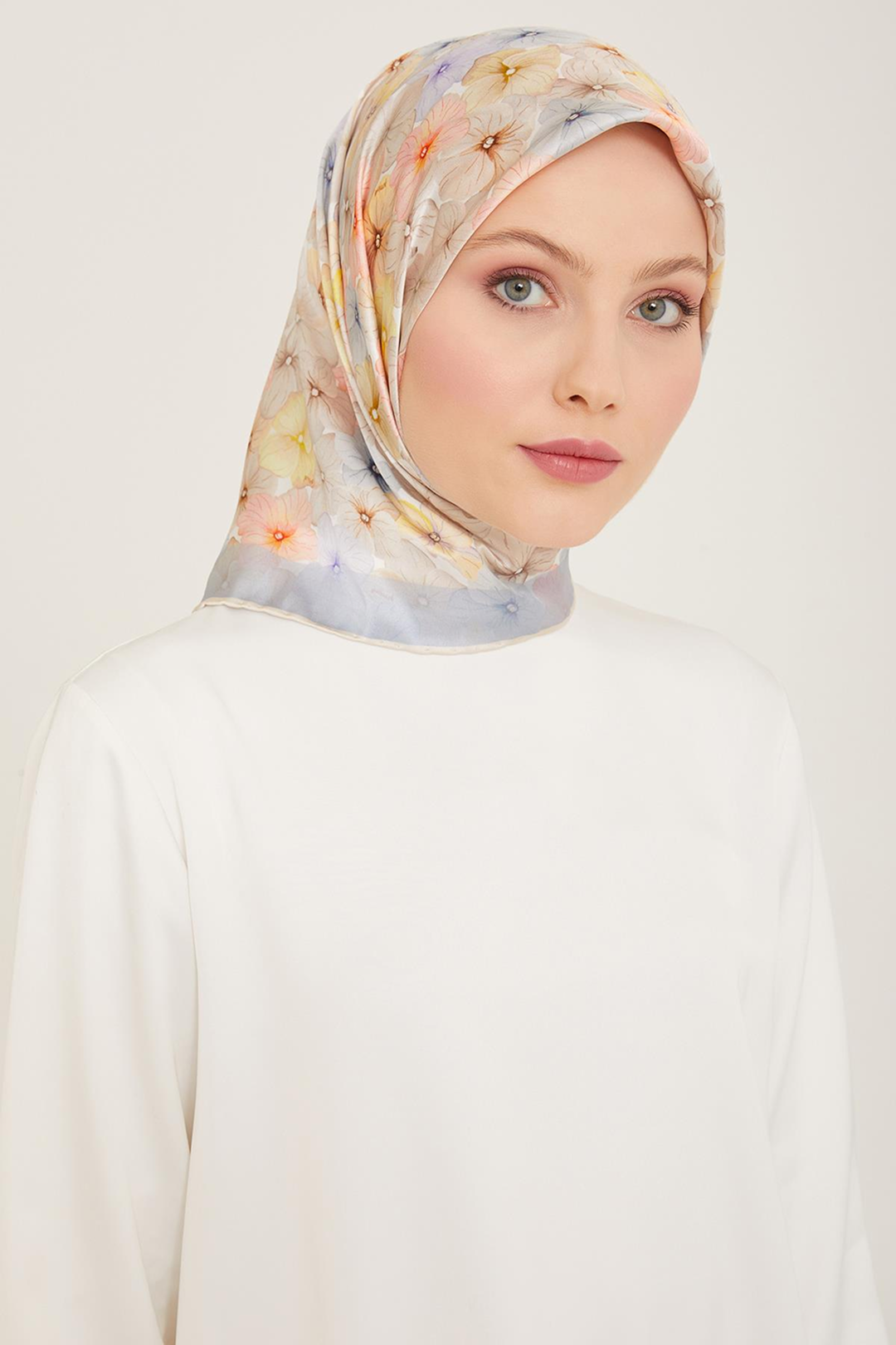Armine 24yaz İpek Eşarp-7 Gri