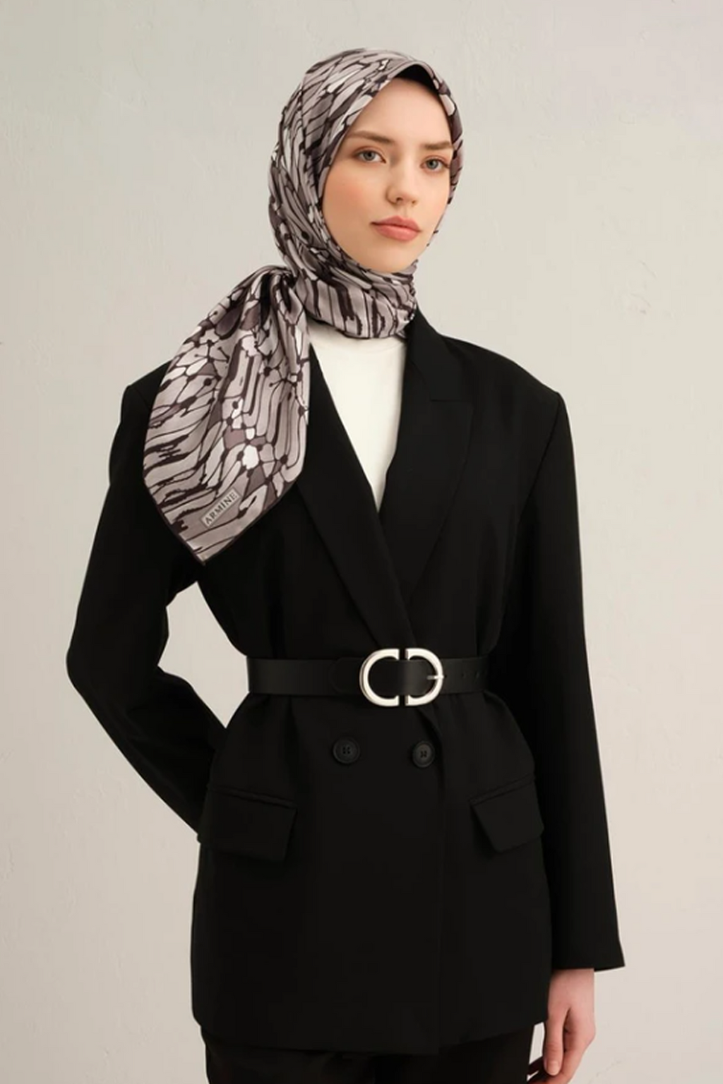 Armine 25 Yaz 9335 Saf İpek Twill Eşarp Siyah