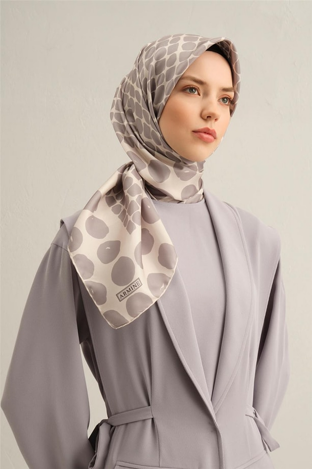 Armine 25 Yaz 9354 Saf İpek Sura Eşarp Gri