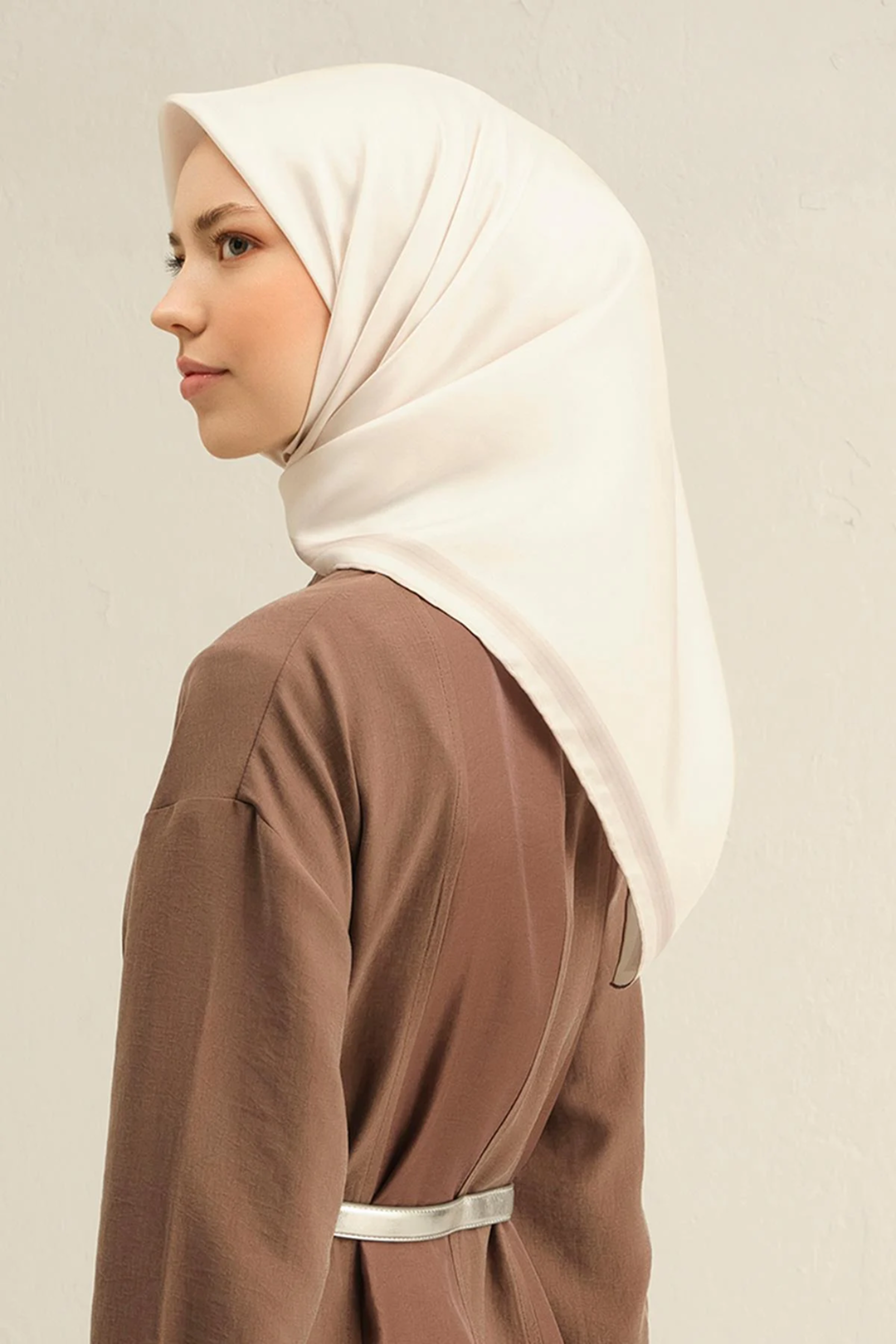Armine 25 Yaz 9356 Saf İpek Twill Eşarp Bej