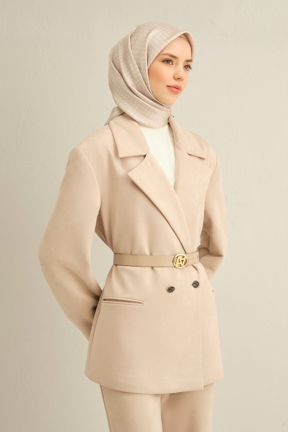 Armine 25 Yaz İpek Eşarp-1 Krem