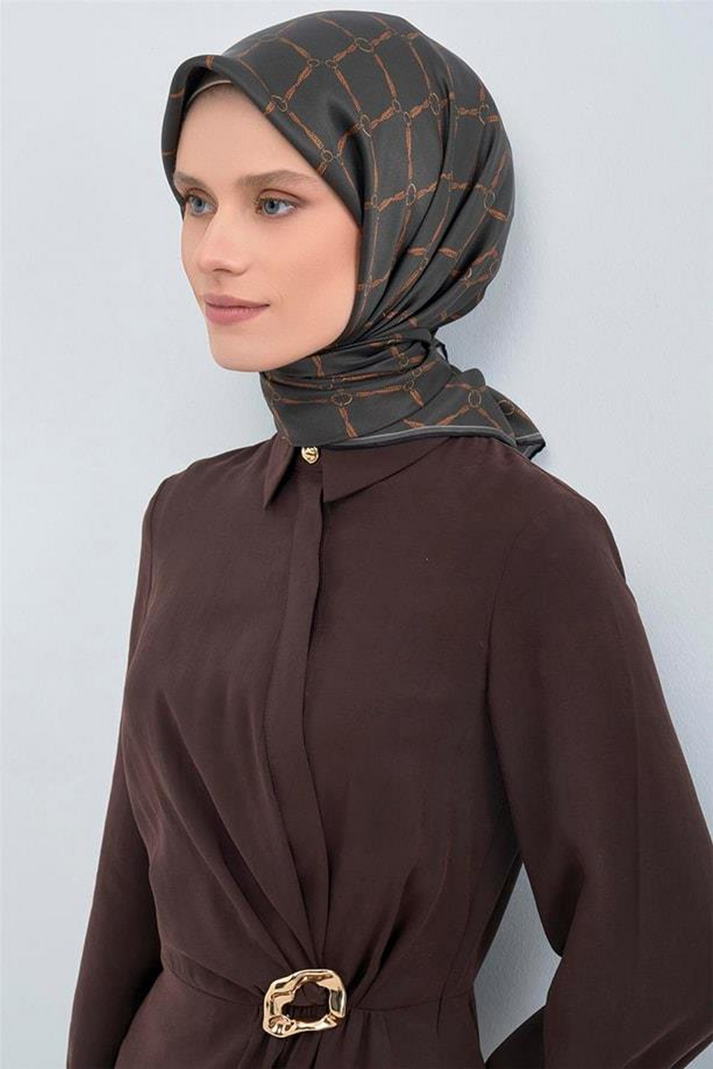 Armine 26 Yaz 9538 Saf İpek Twill Eşarp Füme