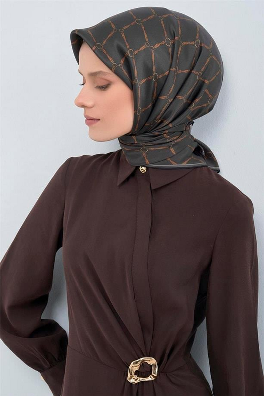 Armine 26 Yaz 9538 Saf İpek Twill Eşarp Füme