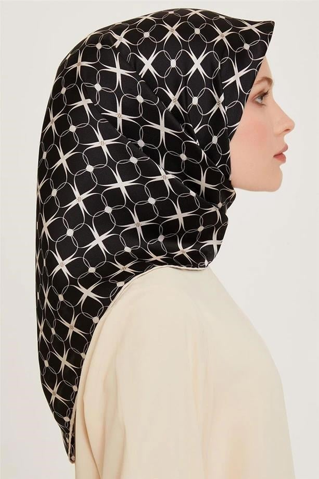 Armine Nostalji İpek Eşarp 25k9207 Siyah