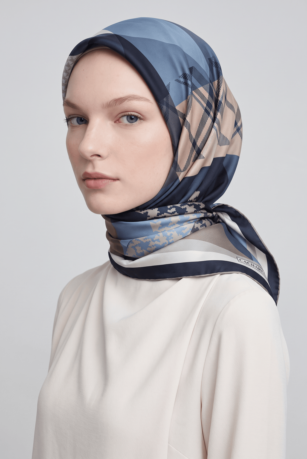 Armine Nostalji Sura İpek Eşarp 25k8020 Siyah