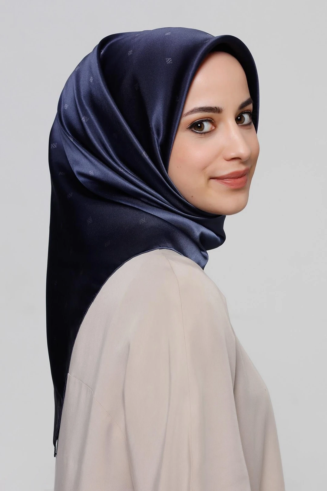 Armine Nostalji Sura İpek Eşarp 25k8338 Lacivert