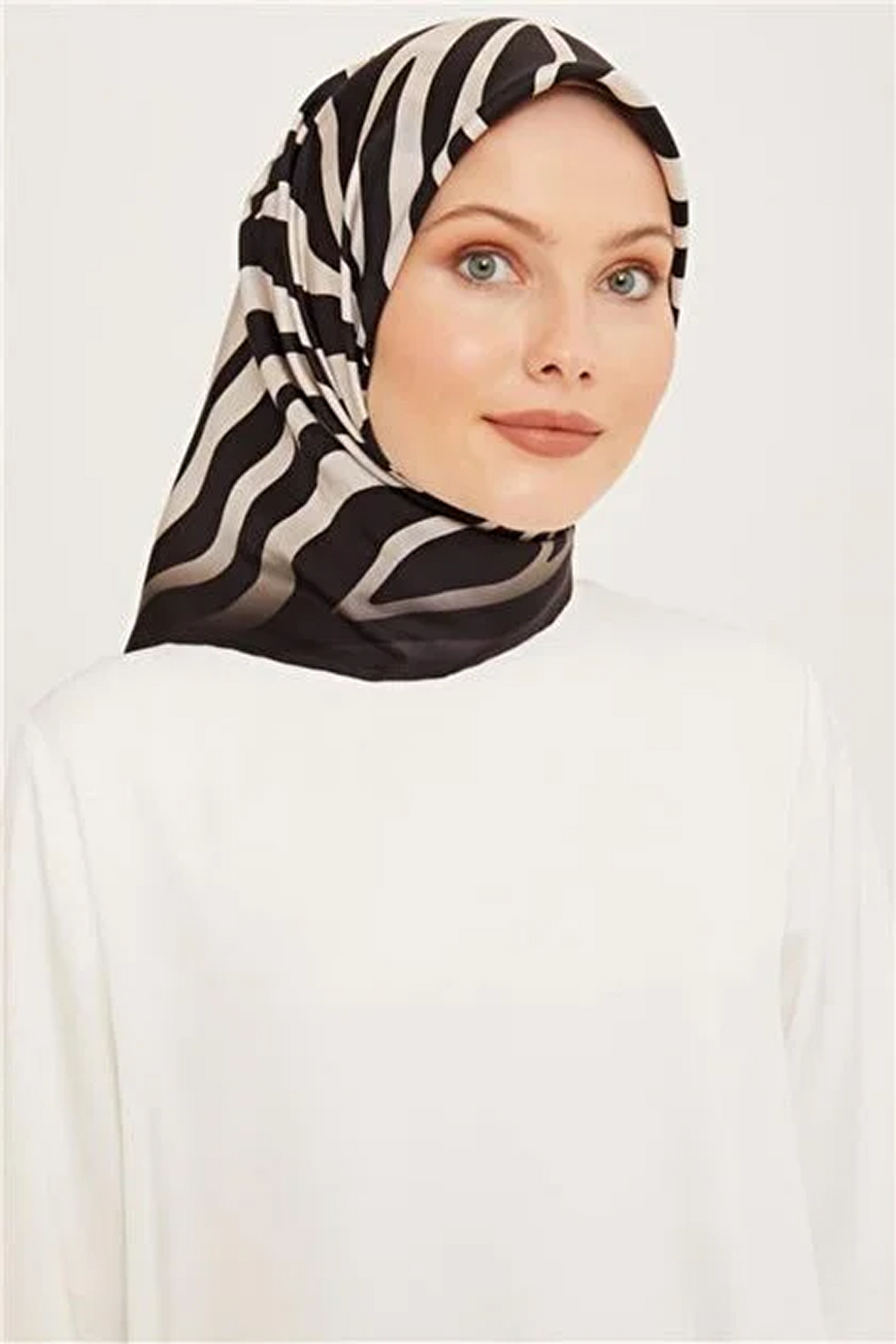 Armine 25winter Zebra Scarf Black