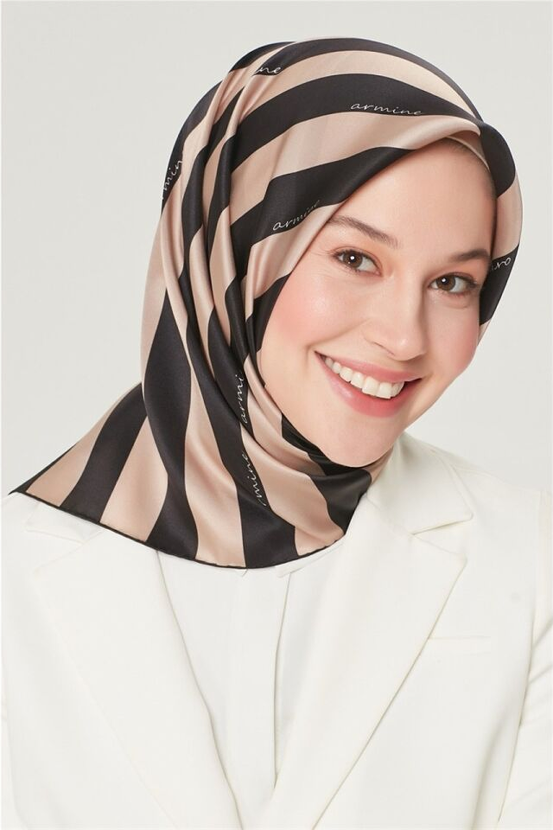 Armine Nostalji Twil Saf İpek Eşarp 25k8504 Siyah