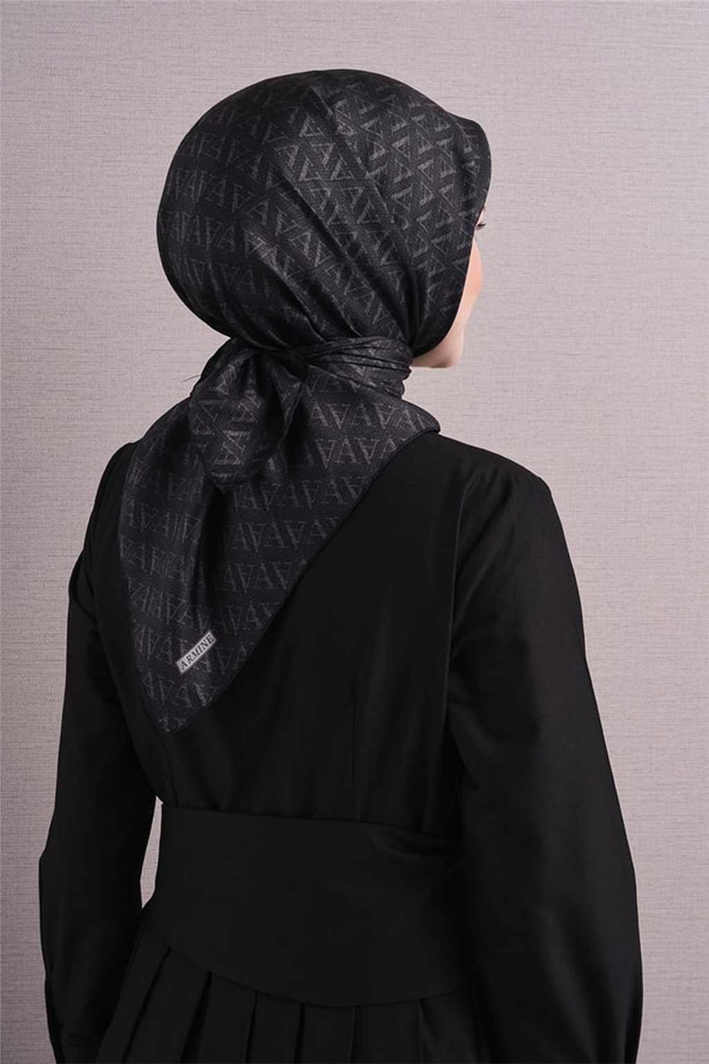 Armine Twill Pure Silk Scarf 26k9625 Black