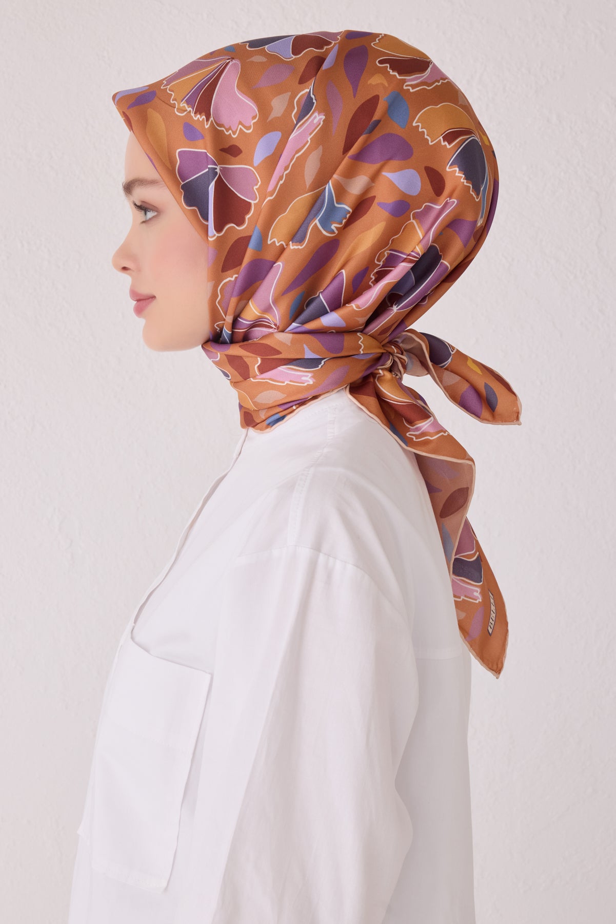 Belli 24 Kış  İpek Eşarp-1 Latte