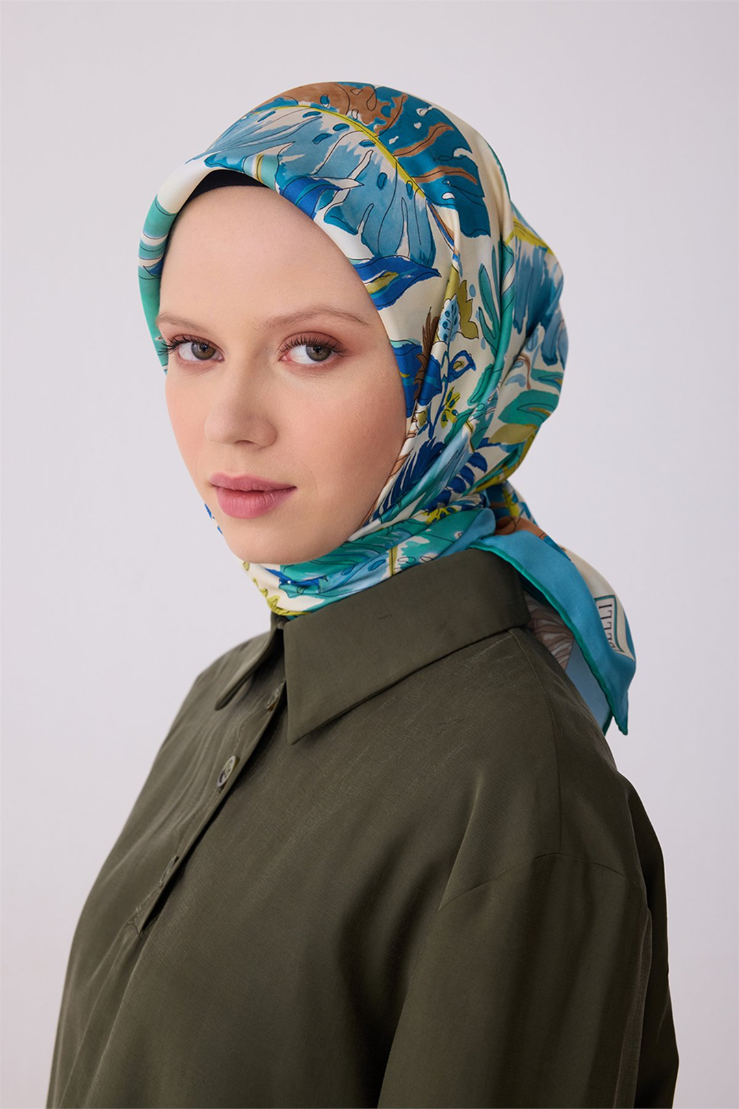 Belli 26y İpek Eşarp -1 Mavi
