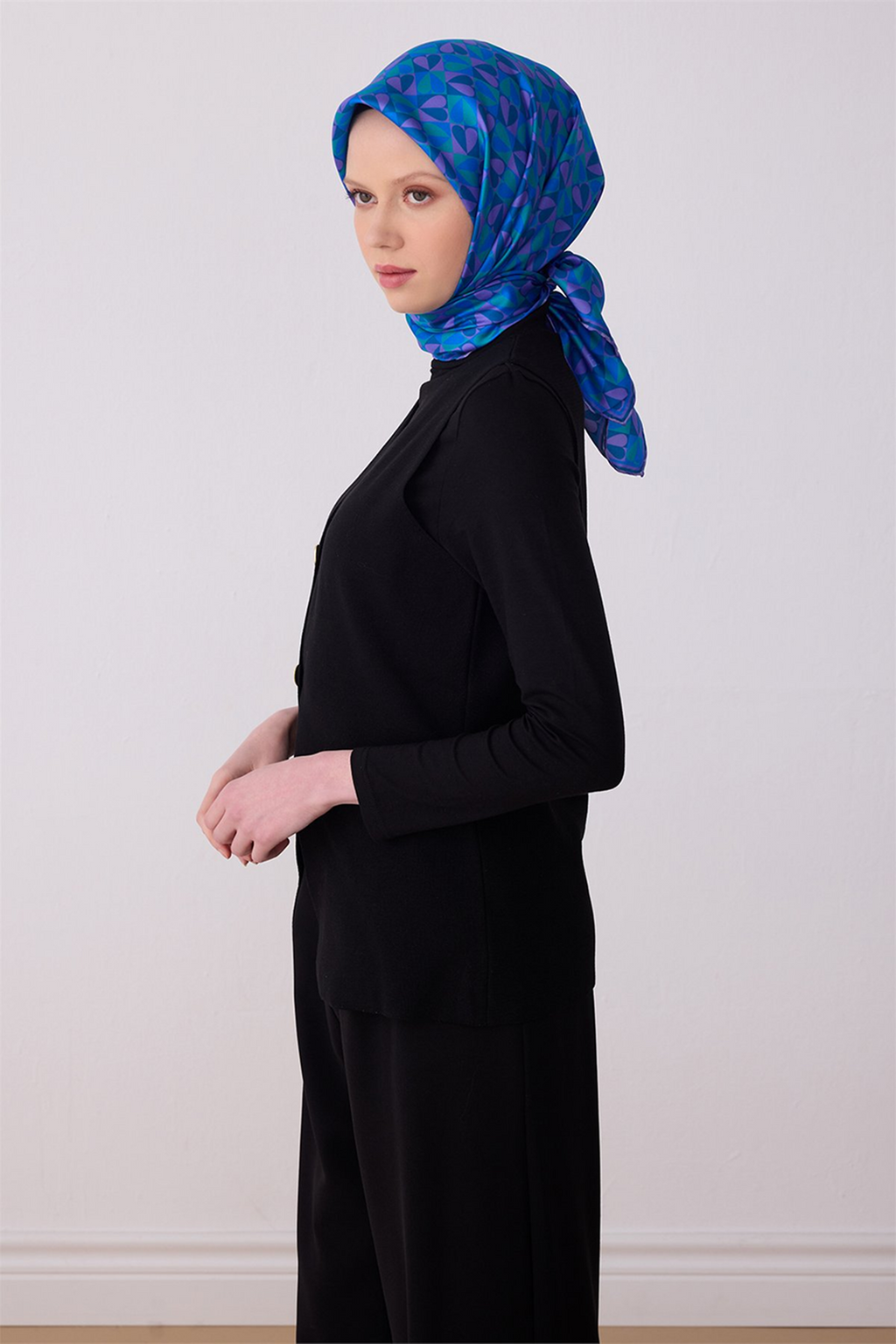 Belli 26y İpek Eşarp 14 Lacivert
