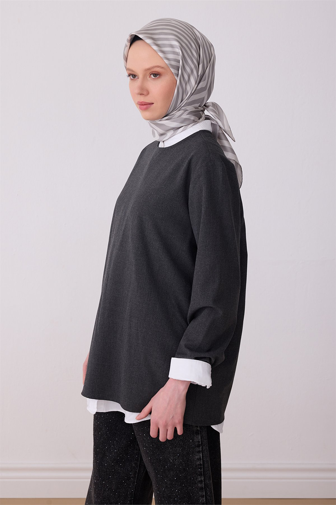 Belli 26y İpek Eşarp -15 Ekru