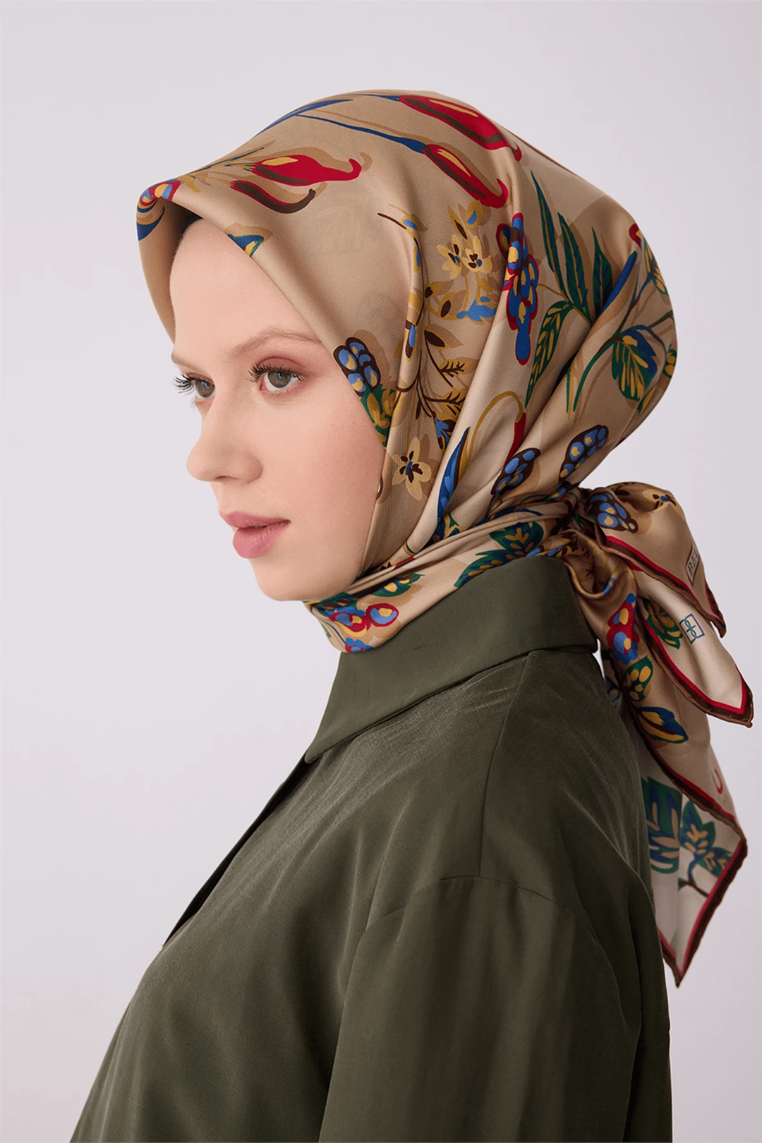 Belli 26y İpek Eşarp -7 Camel