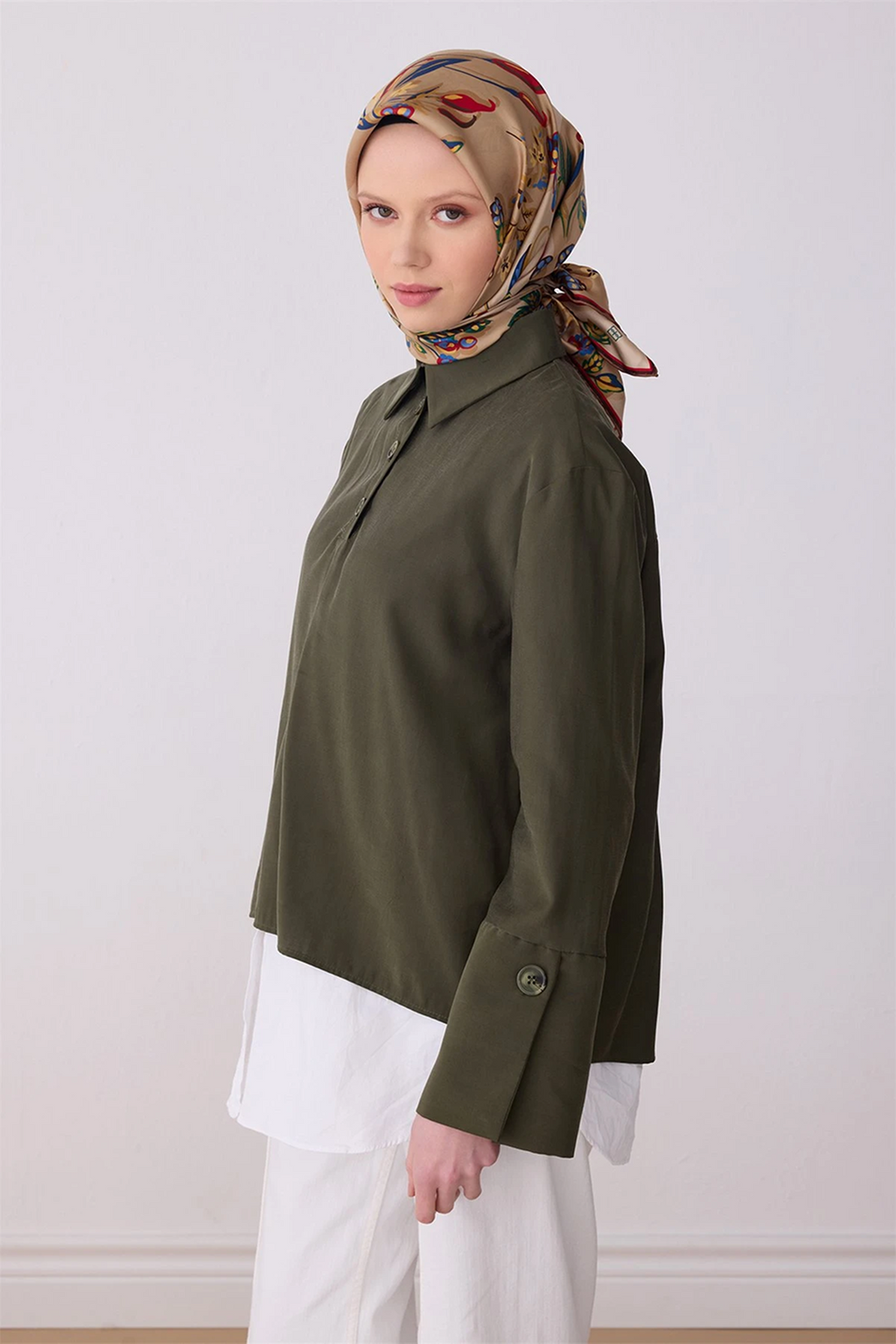 Belli 26y Silk Scarf -7 Camel