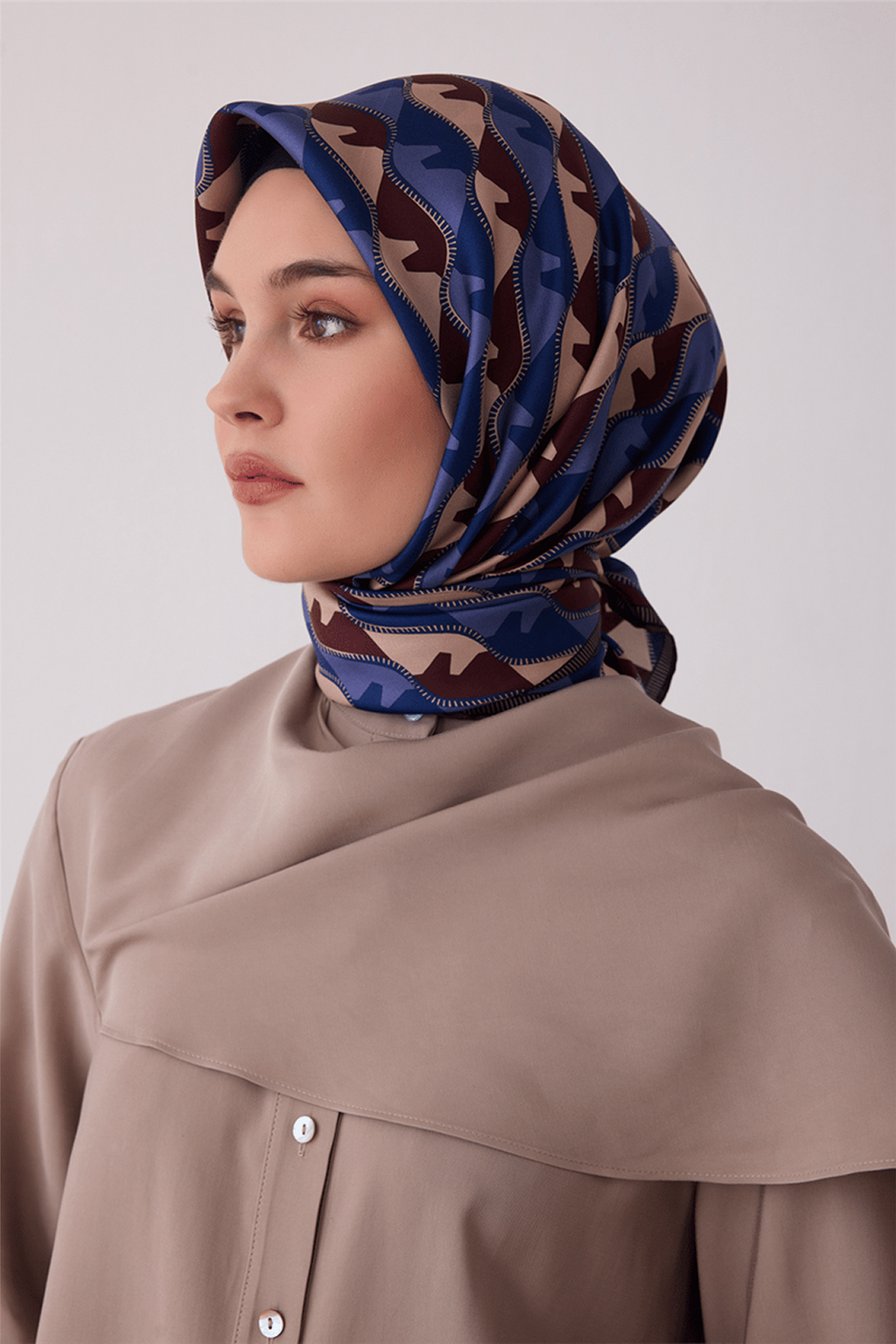 Belli Saf İpek Twill Eşarp 26k4406 Lacivert