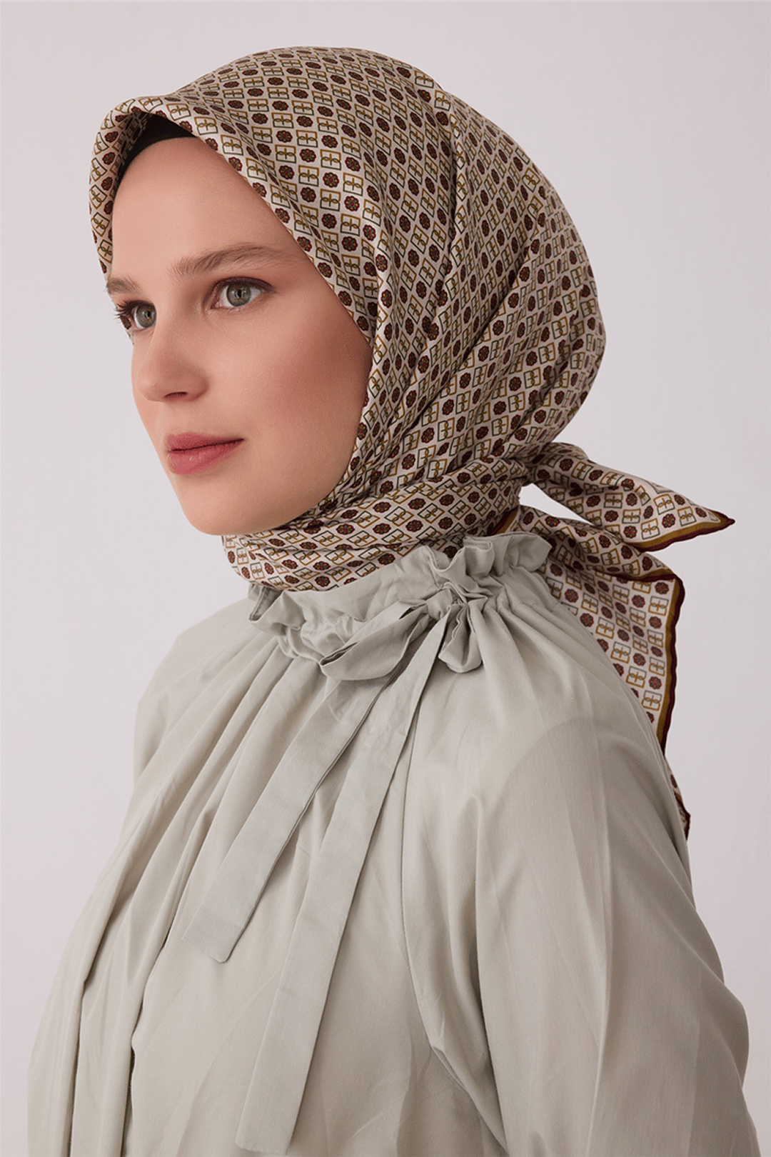 Belli Saf İpek Twill Eşarp 26k4418 Bej
