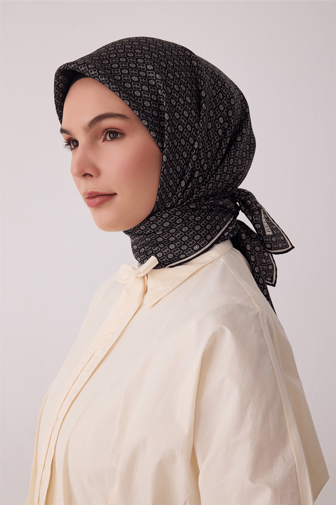 Belli Saf İpek Twill Eşarp 26k4418 Siyah