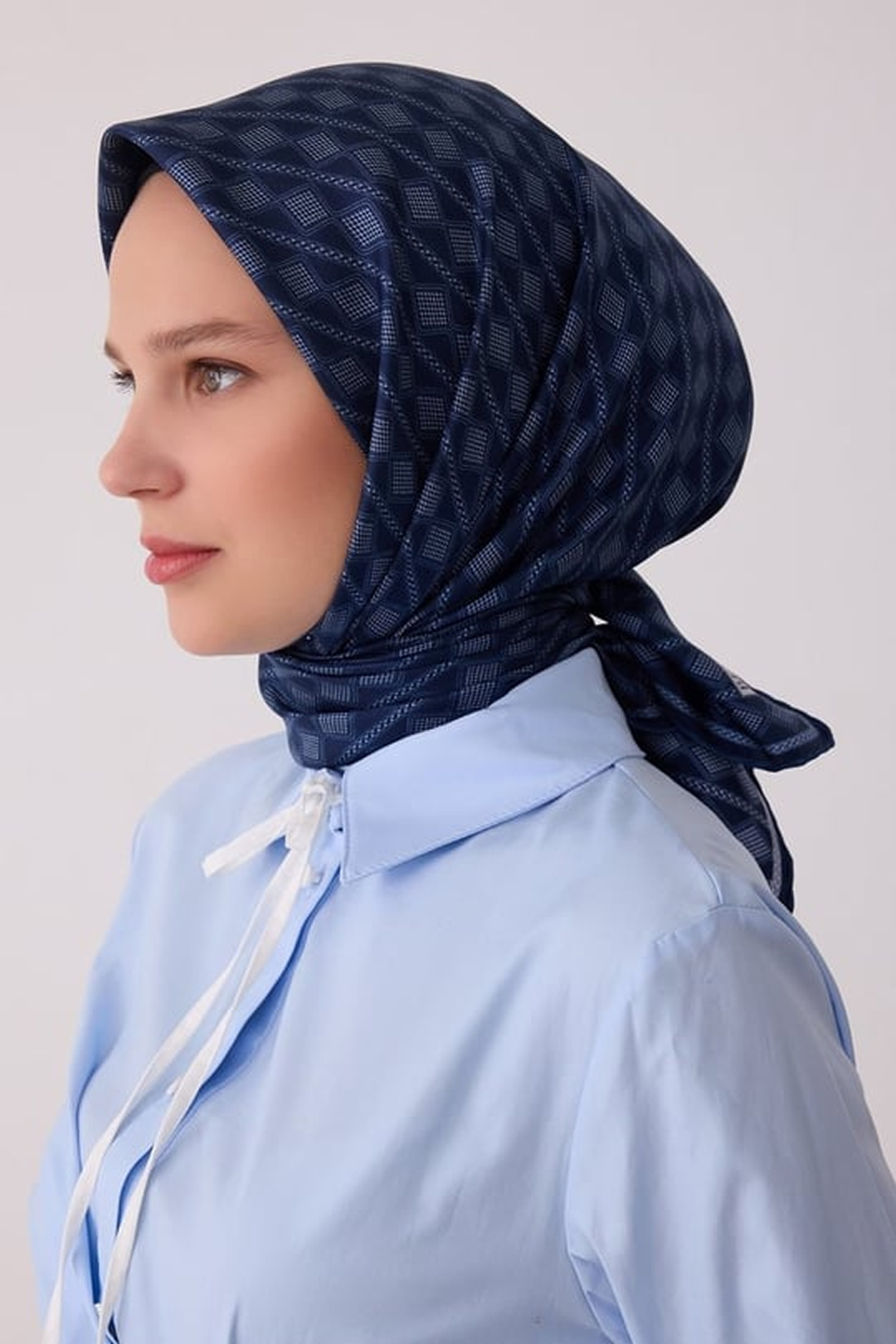 Belli Saf İpek Twill Eşarp 26k4425 Lacivert