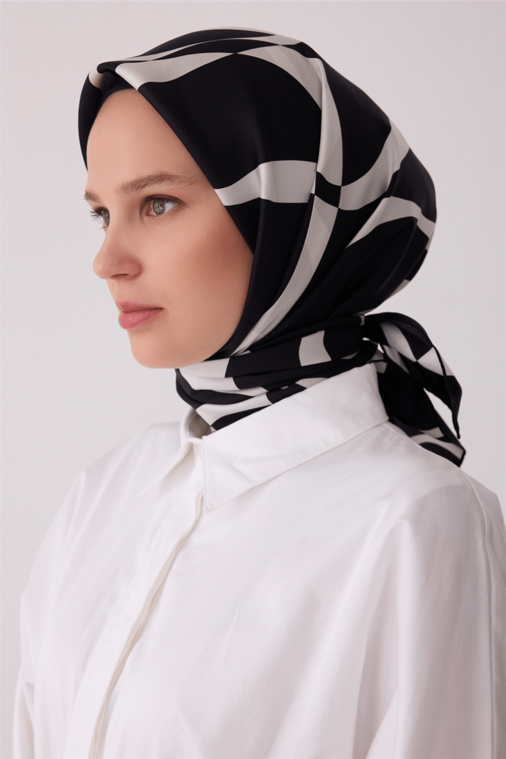 Belli Saf İpek Twill Eşarp 26k4429 Siyah