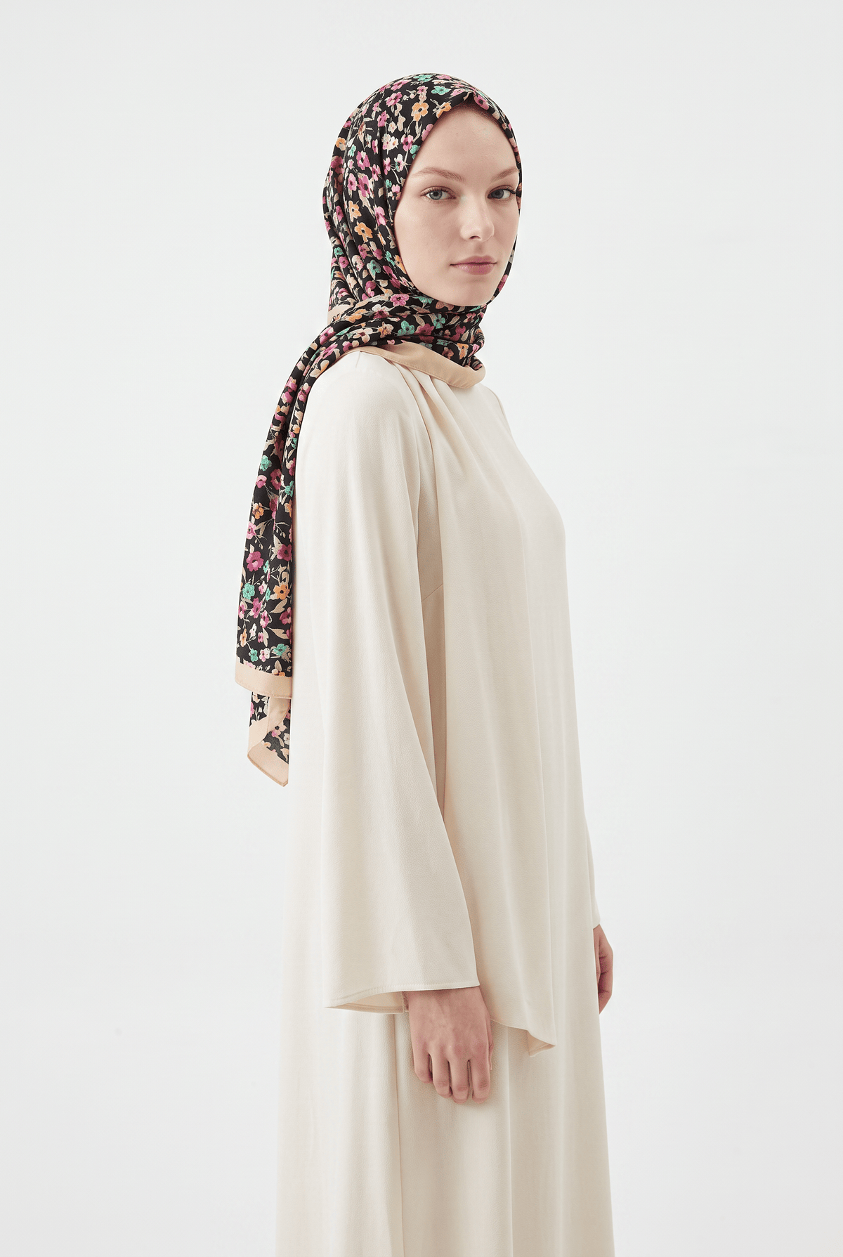 Emproyal 24 Kış  Desenli Şal-1 Ten Rengi