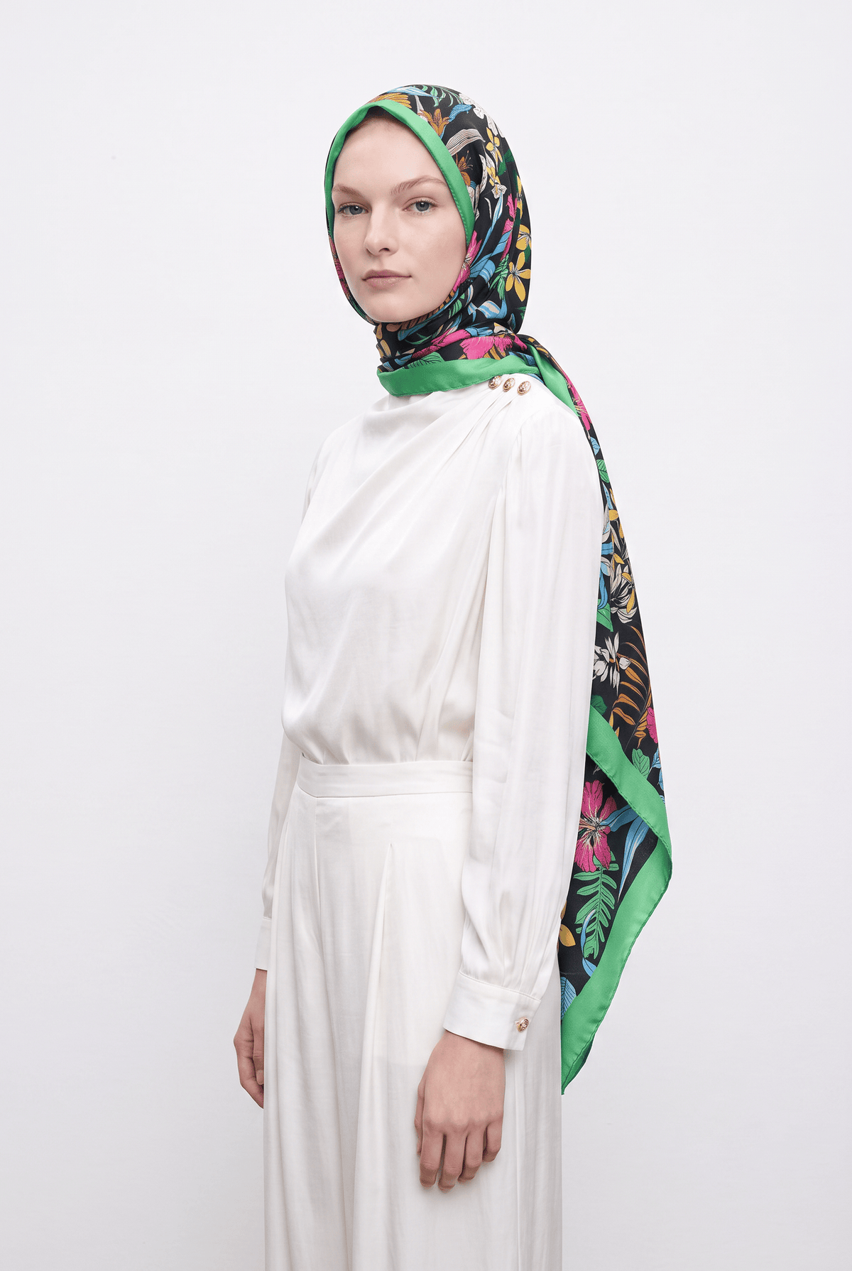 Emproyal 24 Winter Patterned Shawl - 7 Pine Green