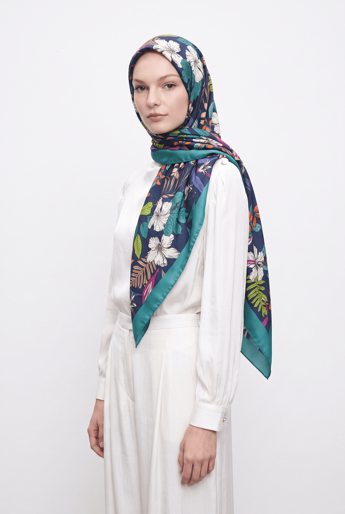 Emproyal 24 Winter Patterned Shawl - 7 Petroleum Blue