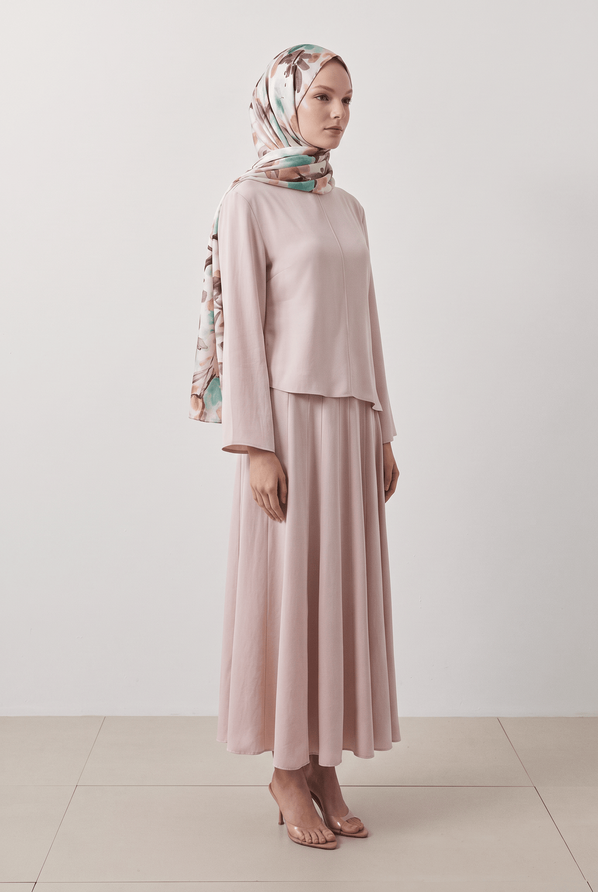 Emproyal 24 Winter Patterned Shawl - 8 Nude